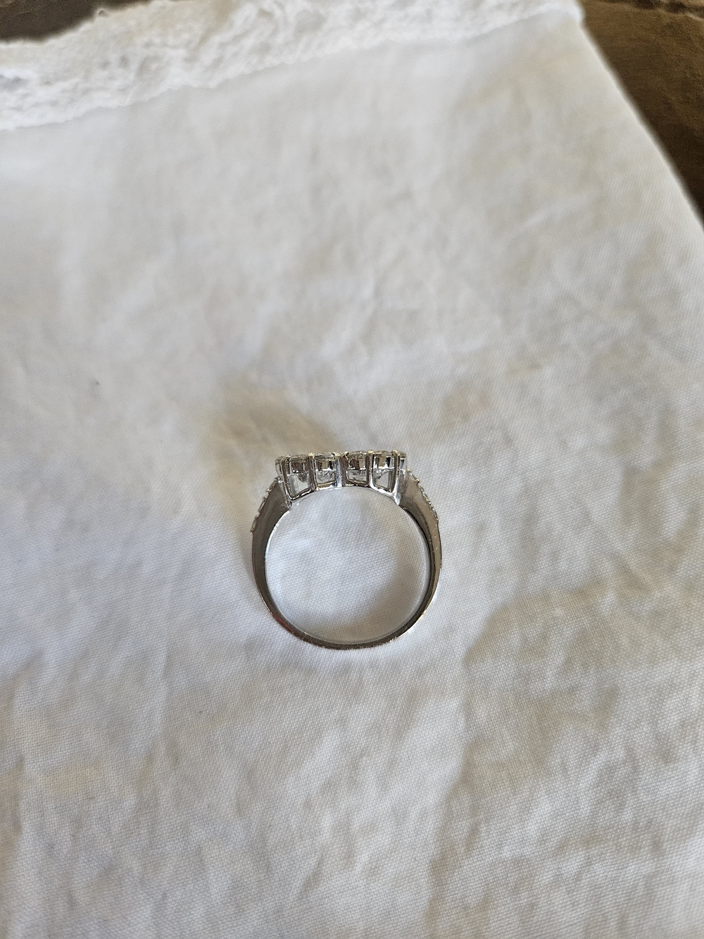 Heart Halo Faux Diamond Ring. Eye Catcher!! - Picture 8 of 8